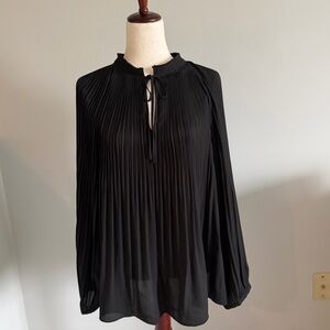 Vince Camuto Black Pleated Chiffon Flowy Blouse NWT